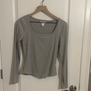 Athleta Light Gray Long Sleeve Tee
